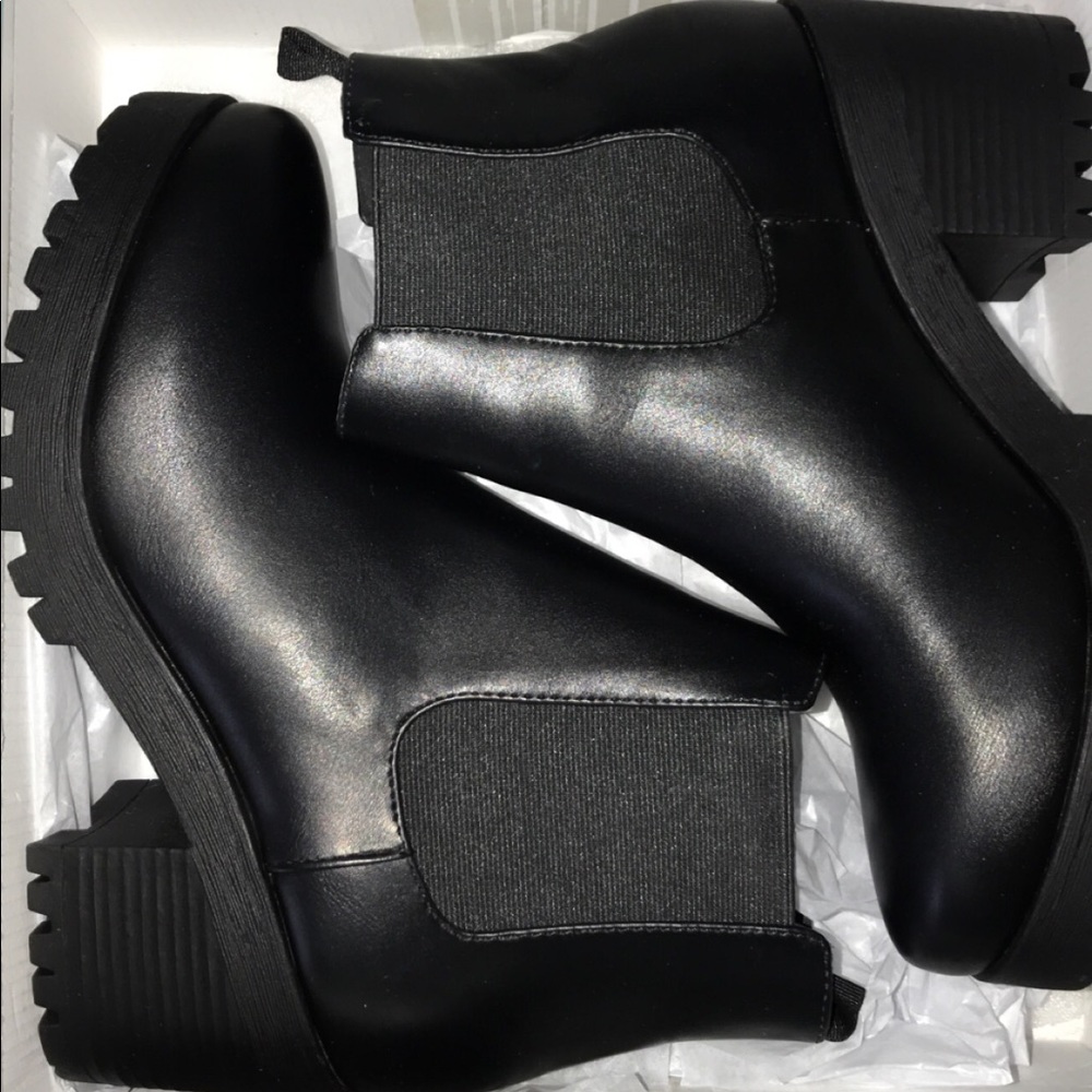 black boots with heel